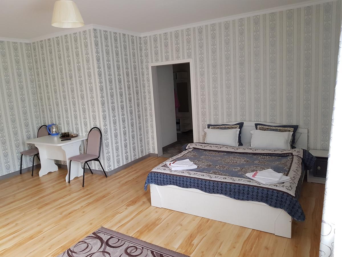 Mini Hotel Leila Almaty Exterior photo