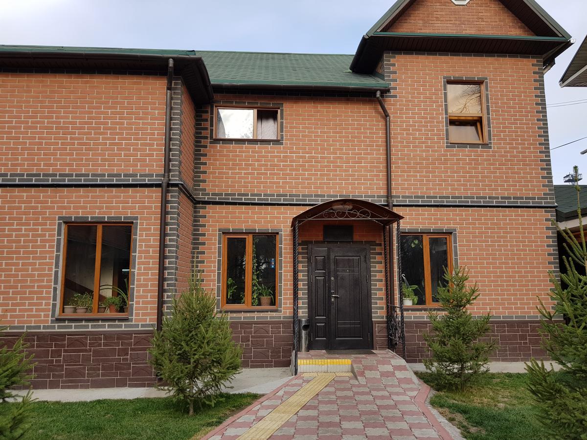 Mini Hotel Leila Almaty Exterior photo